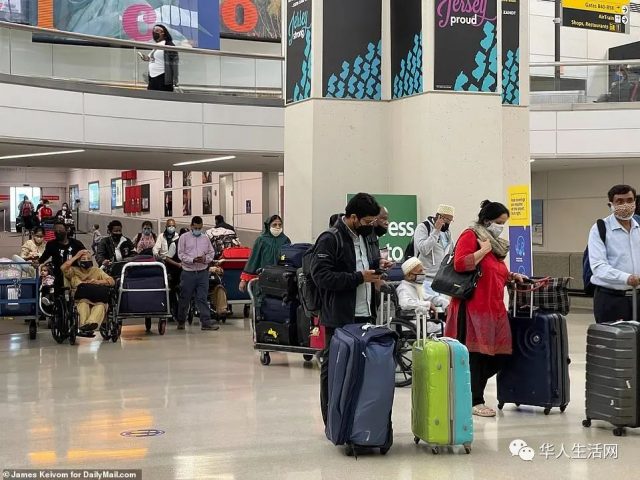 终于断航！美国宣布对印度发布旅行禁令！最后72小时几十架航班爆满入境！