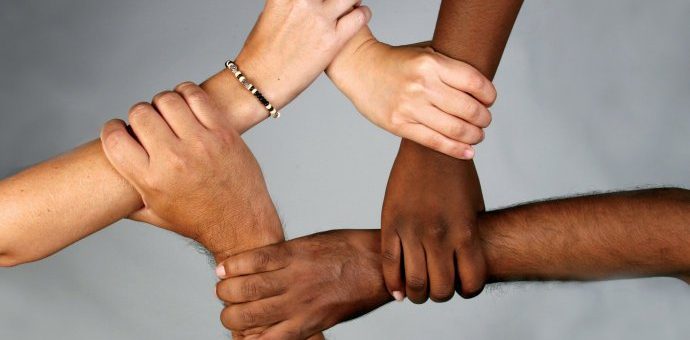 拜登签备忘录打击歧视亚太裔事件 再度呼吁种族平等