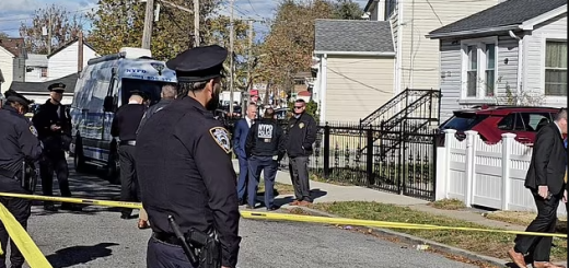 拖欠房租！美国纽约54岁房东捅死三名房客，被逼的没办法了...