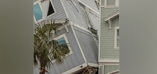 華人屋主房子被大風吹歪！壓到鄰居房屋，拒不拆除，遭索賠$200萬